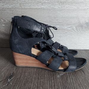 UGG Yasmin Black Snake Embossed Lace Tassel Zipper Wedge Sandal Women's Size 7